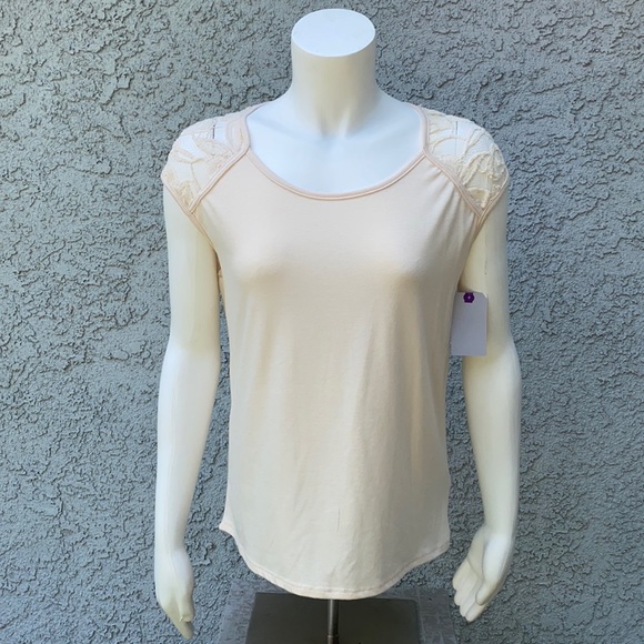 Lauter Brand Macy’s Plain T-shirt with Floral Lace - Picture 2 of 12